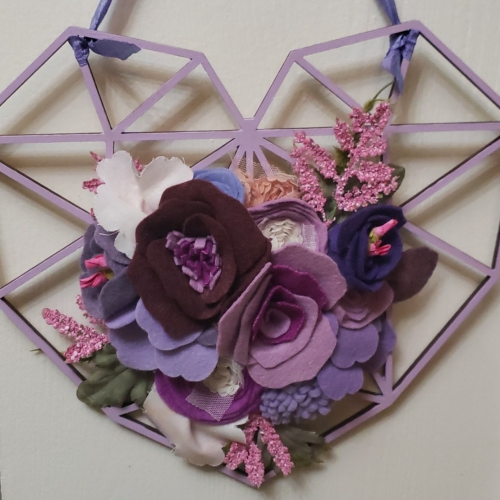 Heart wall hanging with handmade felt flowers